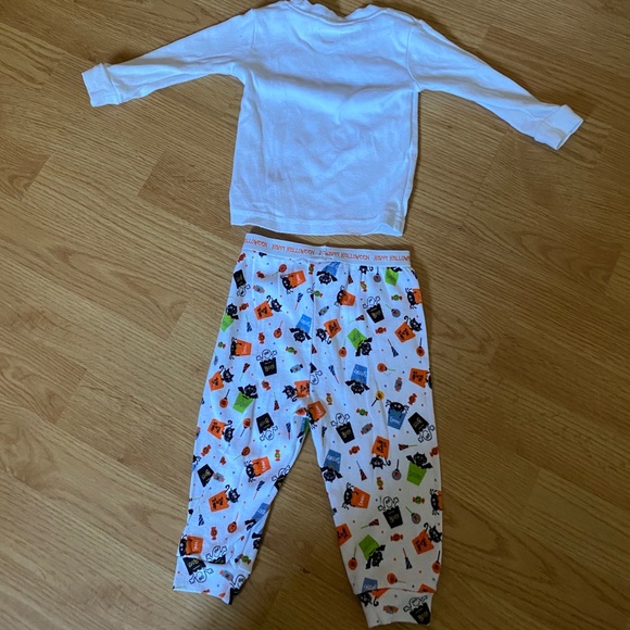 Girl’s Or Boy’s Halloween Pajamas - Picture 4 of 5